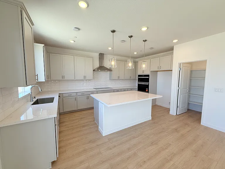 809 Canoe Ct — Photo 17