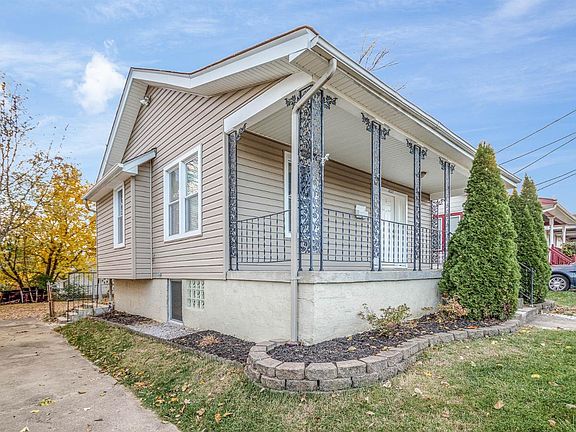 2nd image of 1621 De Armand Ave