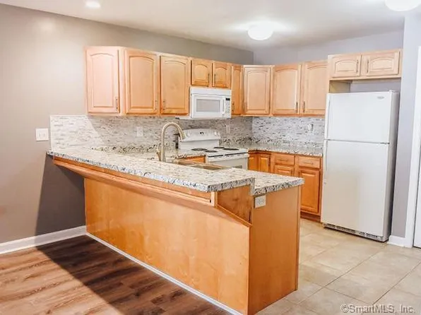 136 Meridian Street #110, Groton, CT 06340