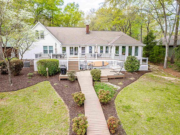 5th image of 123 Lullwater Ln
