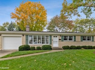 504 S Deborah Ln, Mount Prospect, IL 60056