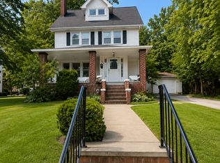 1462 Parkhill Rd, Cleveland Heights, OH 44121
