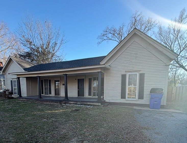 1st image of 521 Magnolia Ave