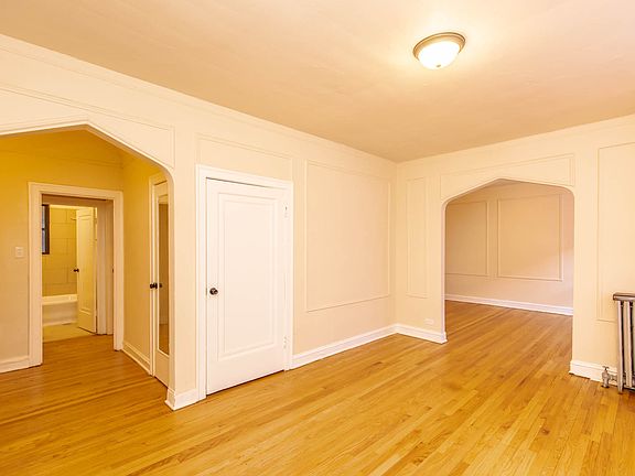 4th image of 5240 S Drexel Ave #5242-1E