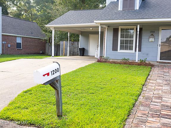 3rd image of 1200 Barnett Bend Cir