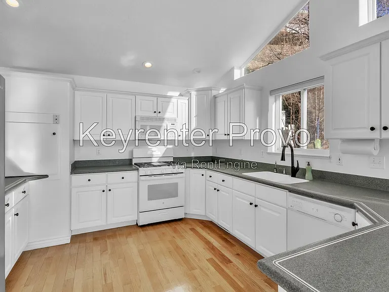 1559 Oak Cliff Dr — Photo 14