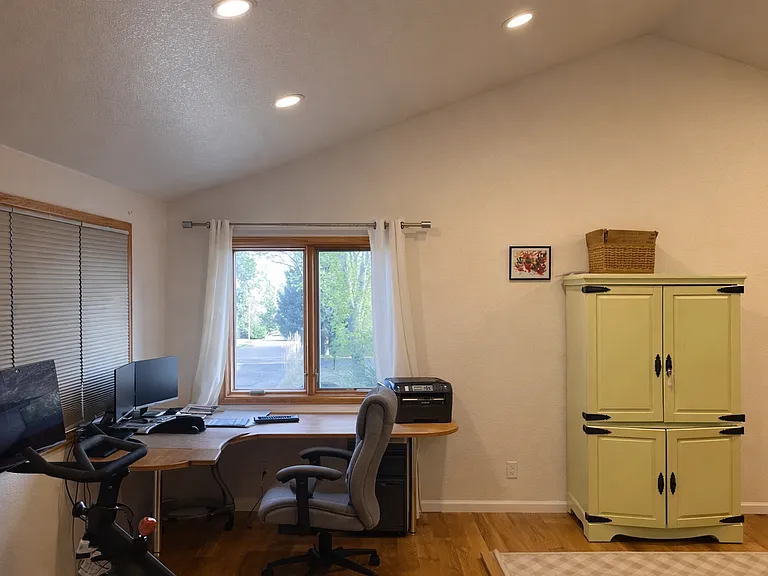 1318 Tipperary St — Photo 11