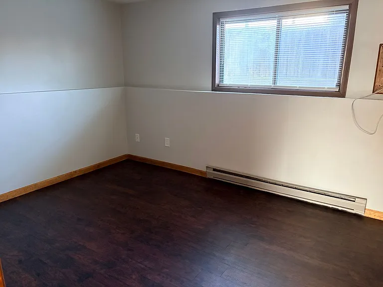 427 E Main St — Photo 4