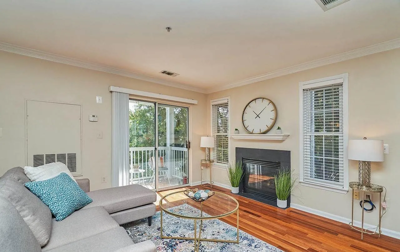 3 bed, 1697 sqft, $3,500 — Photo 1