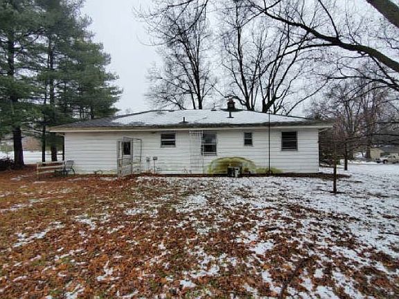 2nd image of 19595 Lucinda St