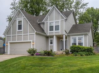 15200 S Kaw Dr, Olathe, KS 66062