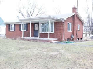 9953 Holland Rd, Taylor, MI 48180