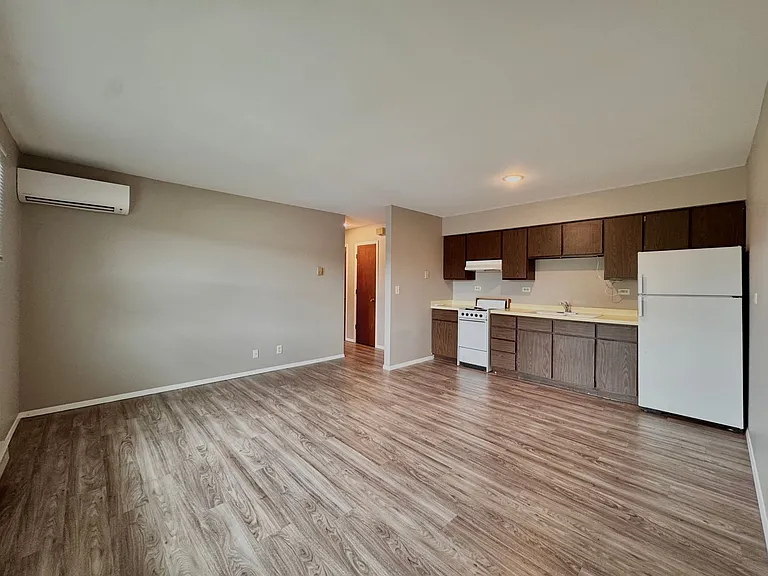 1041 State St — Photo 7