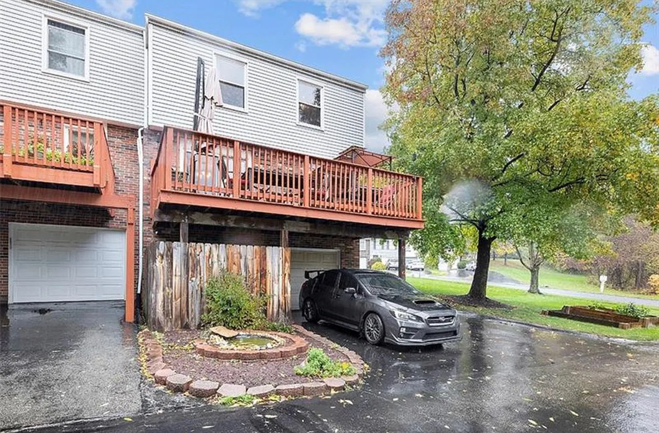 4 bed, 1344 sqft, $2,400 — Photo 2