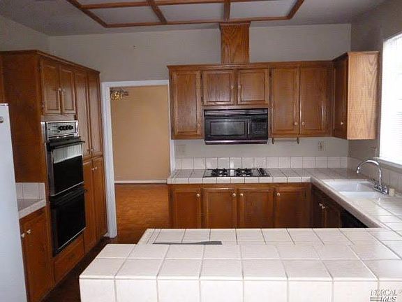 5th image of 712 Derry Cir