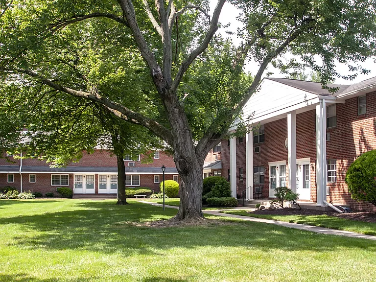 Brookview Manor Apartments, LLC — Photo 21