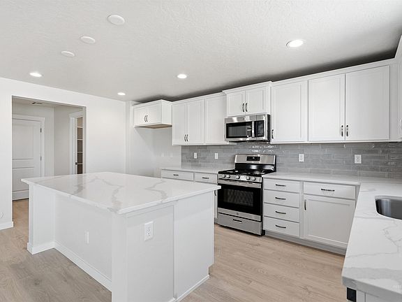3rd image of 17606 Moon Ridge Pl