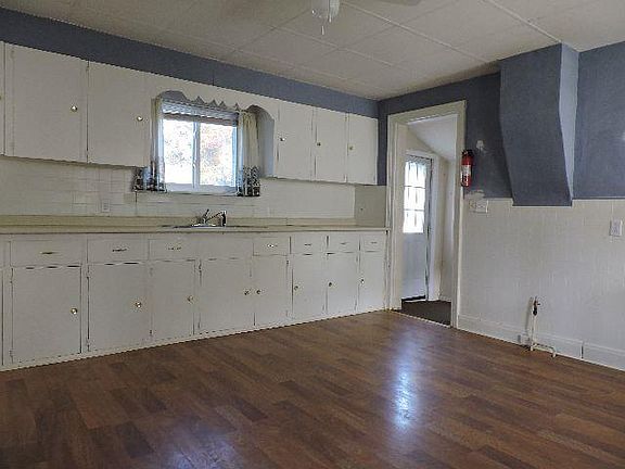 4th image of 239 Hazzard St