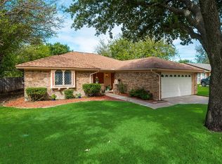 7005 Woodmoor Rd, Fort Worth, TX 76133