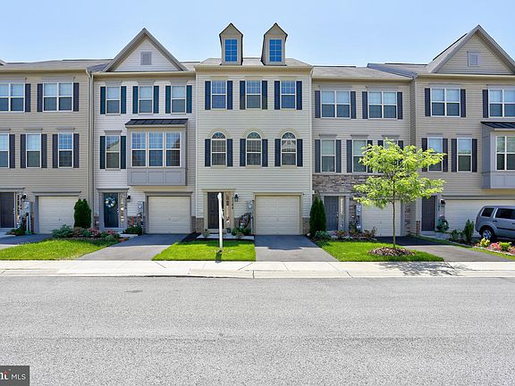 2nd image of 1188 Carinoso Cir