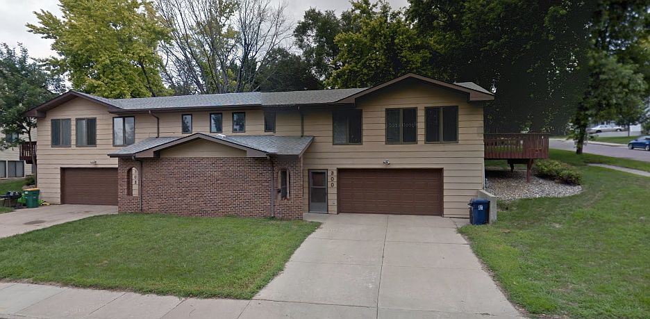 300 W 36th St