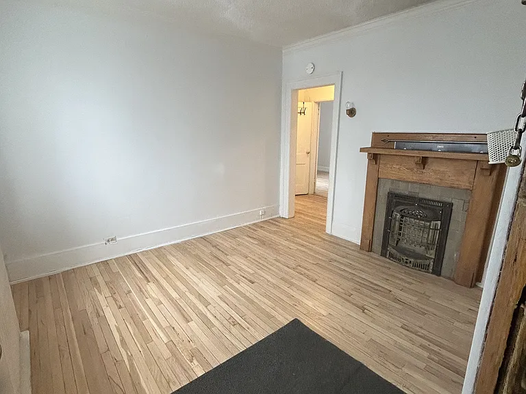 28 Springhurst Ave #6 — Photo 2