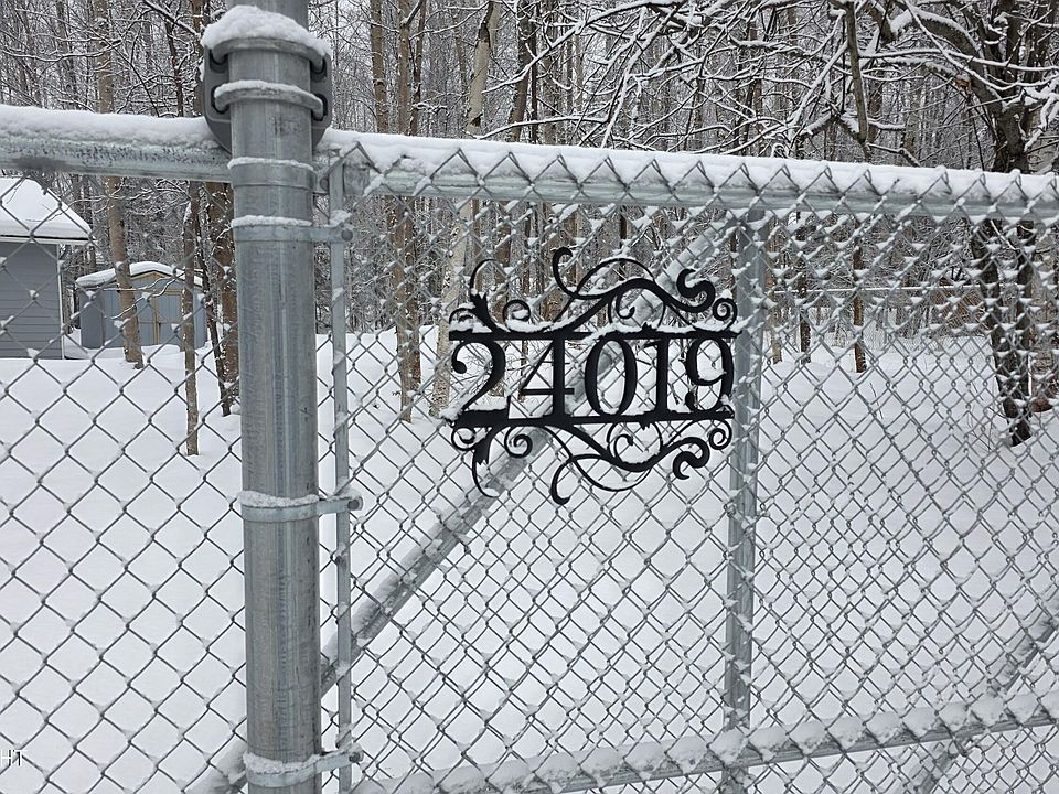 2nd image of 24019 Pillow Cir