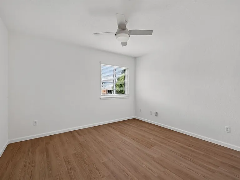 10416 Beard Ave — Photo 25