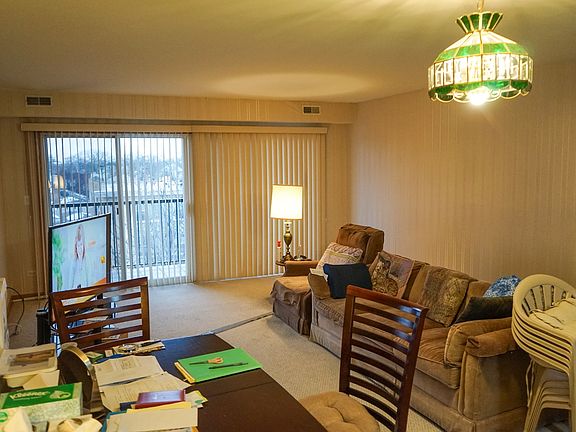 3rd image of 5840 W Lawrence Ave #308
