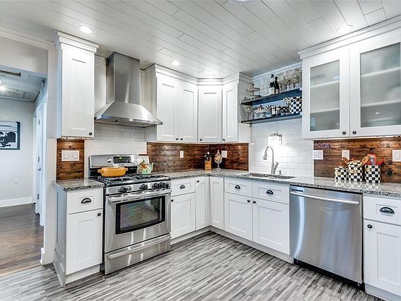 5th image of 3704 Park Ln