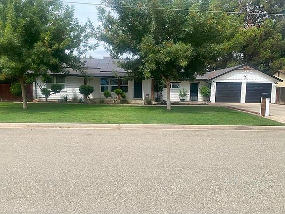 2nd image of 303 Maple St