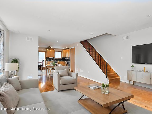 3rd image of 242 Union Ave