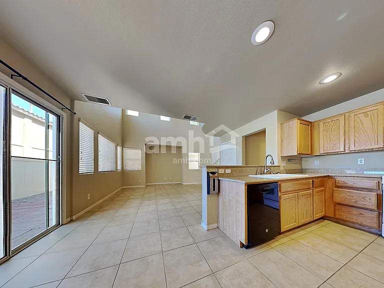 10427 Sweet Juliet St — Photo 5