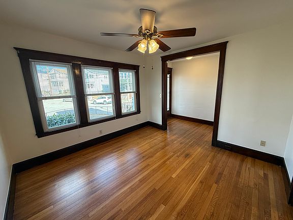 5th image of 71-73 Crawford St #71