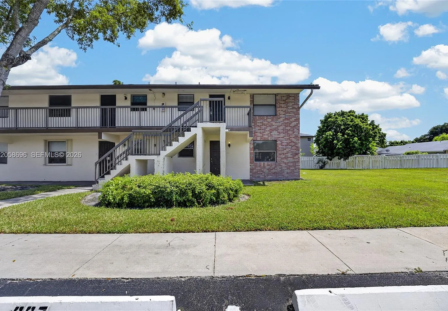 6001 Shakerwood Cir — Photo 1