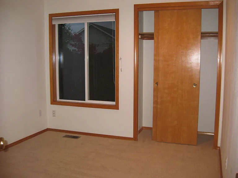 5579 SW Otana Pl — Photo 6