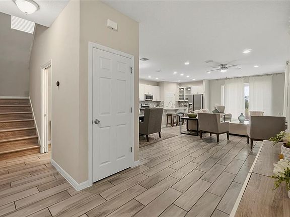 3rd image of 205 Aberdeen St