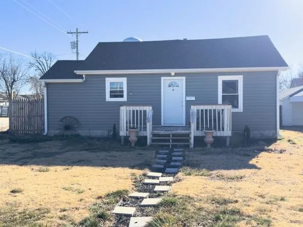 913 Warren Ave, Wakeeney, KS 67672