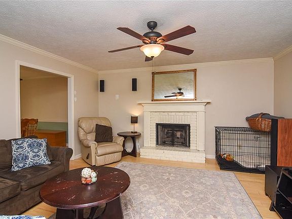 5th image of 2694 Foxglove Dr SW