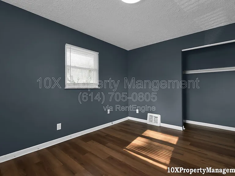 455 S Napoleon Ave — Photo 10
