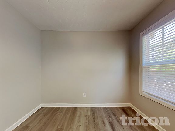 4th image of 15 Woodwind Dr