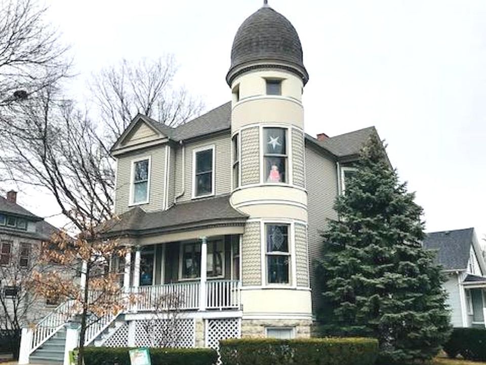 1st image of 944 Wesley Ave