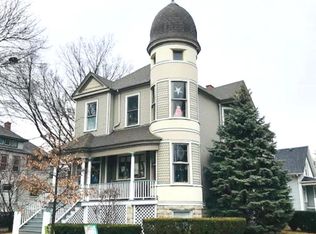 944 Wesley Ave, Oak Park, IL 60304