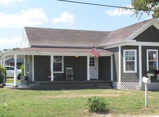 509 E A St, Eagle Lake, TX 77434