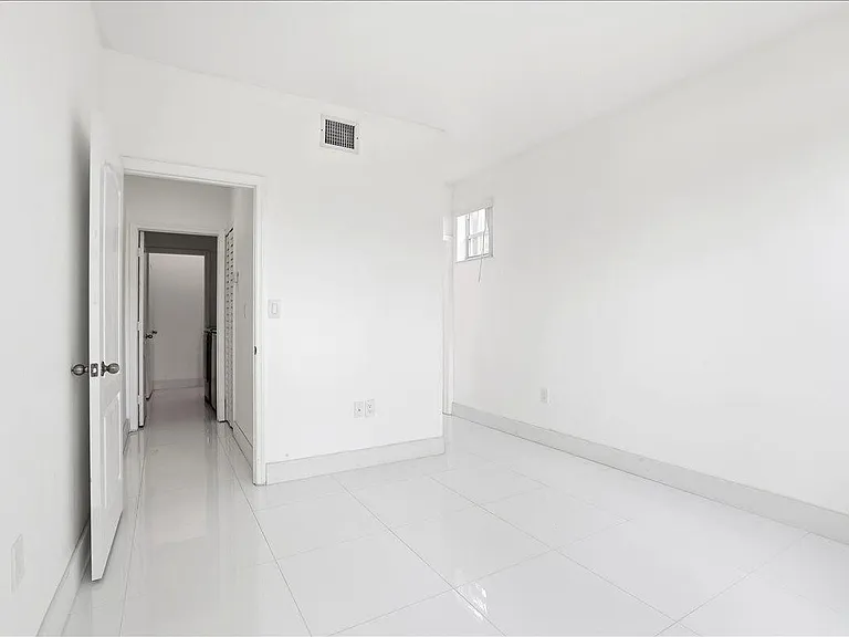 3802 SW 165th Ter — Photo 12