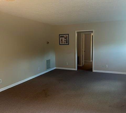 3rd image of 2199 Rock Springs Rd