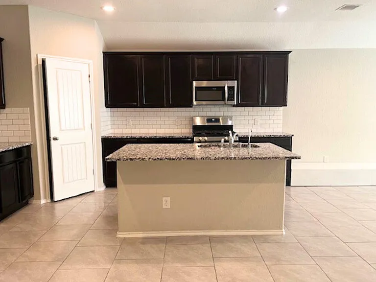 8310 Rose Petals Ln — Photo 7