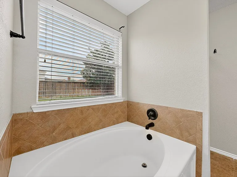 1037 Johnson City Ave — Photo 21