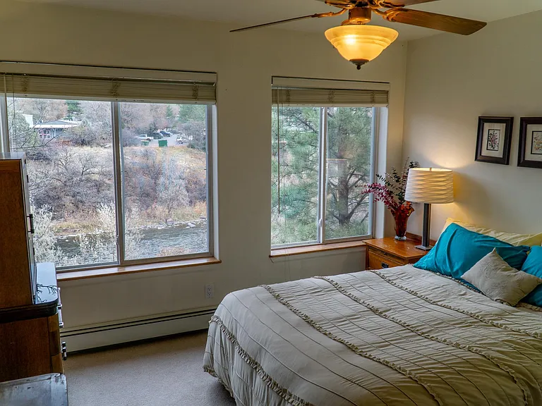 South bedroom, bottom floor