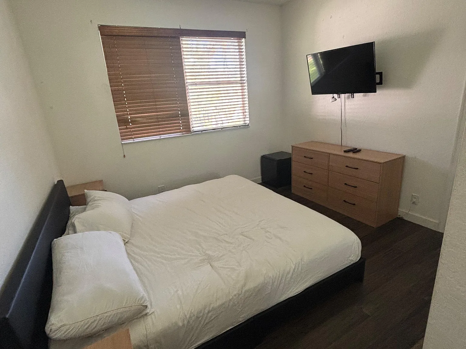 1 bed, 1.0 bath, 1455 sqft, $1,594 — Photo 4